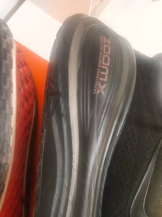 Zapatillas Nike Vomero 5 Talla 44.5