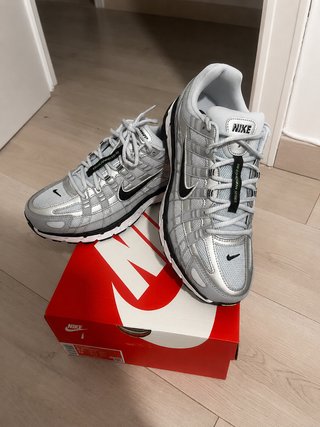 Zapatillas Nike P-6000 Plata y Negro