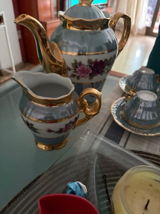 Juego de tazas vintage floral dorado