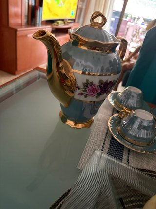 Juego de tazas vintage floral dorado