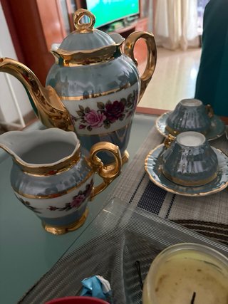 Juego de tazas vintage floral dorado