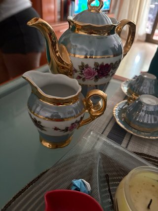 Juego de tazas vintage floral dorado