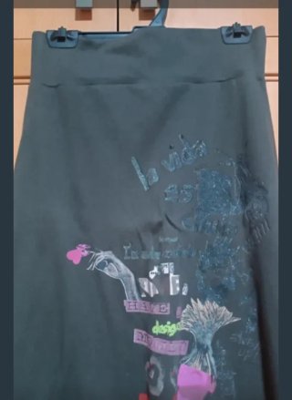 Lote 3 vestidos y 1 falda Desigual