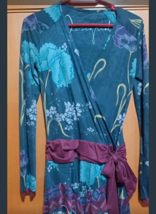 Lote 3 vestidos y 1 falda Desigual