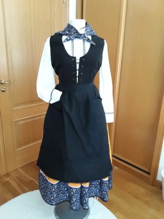 TRAJE NESKA-BASERRITARRA "140 EUROS "