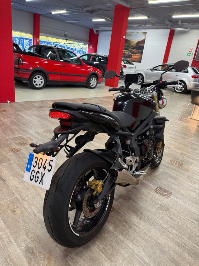 Triumph Street Negra