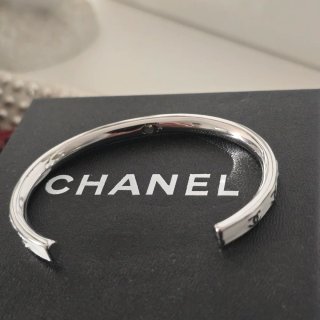 Pulsera Chanel Plata y Blanca