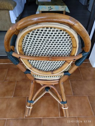Silla de enea estilo vintage. Preciosa y elegante.