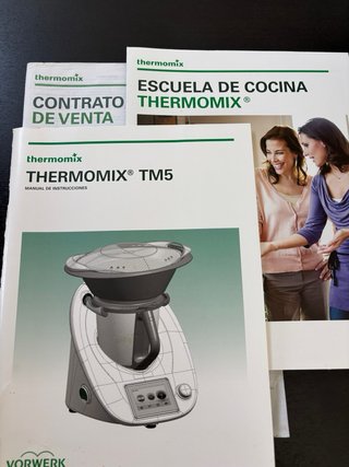 Thermomix TM5 con todos los accesorios