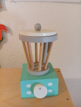 Cocina de juguete con accesorios.Hay más accesorio