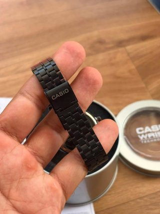 Casio B145D Mate Negro Esfera Blanca