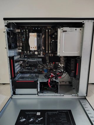 ThinkStation P520 - Xeon W-2123, 32Gb DDR4