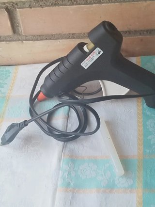 Pistola de silicona con 1 barra