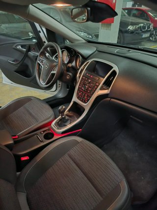 Opel Astra 2015