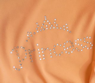 Camiseta naranja con pedrería Princess