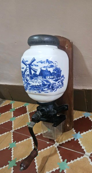 Molinillo de café vintage de pared