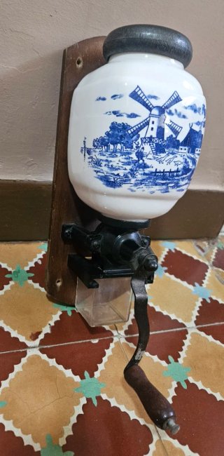 Molinillo de café vintage de pared