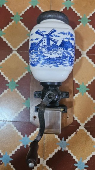 Molinillo de café vintage de pared