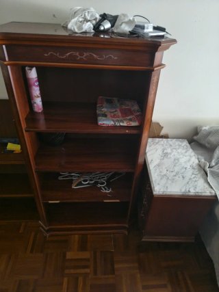 Mueble de madera maciza estilo clásico