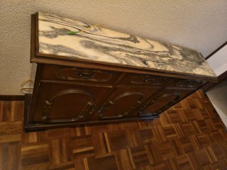 Mueble de madera maciza estilo clásico
