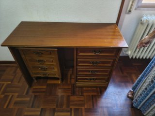 Mueble de madera maciza estilo clásico