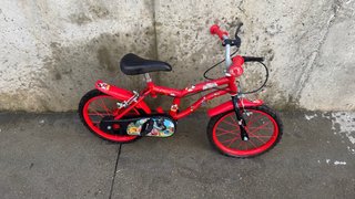 Bicicleta infantil roja