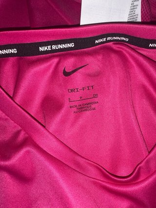 Camiseta Nike Running Rosa Neón
