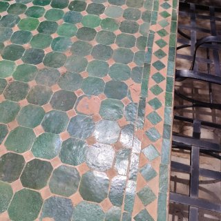 Tavolo e 6 sedie da giardino più altro tavolo in vetro