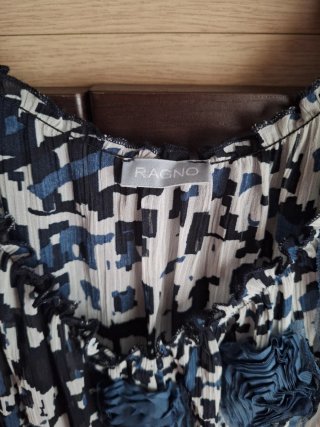 Abito lungo Ragno bianco nero e blu con rose blu