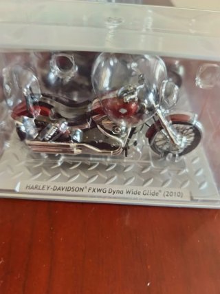 2 motos a escala 1:24 Harley Davidson