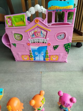 Casa y muñecos Pin y Pon