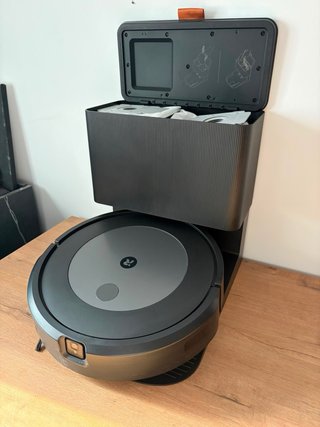 Roomba j7+ (j755840) con base de autovaciado