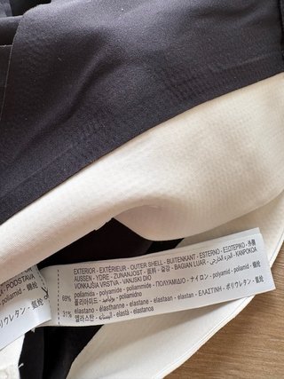 Top deportivo Oysho negro/blanco Talla S