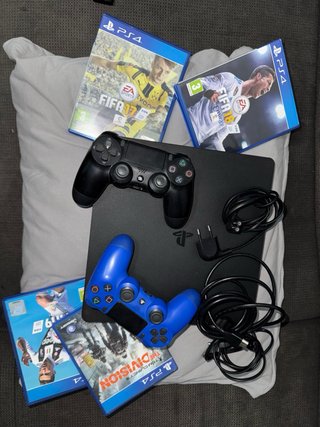 PS4 Slim 500 GB + Juegos