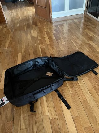Mochila negra. Nueva, sin usado. Tendo 2 mochilas.