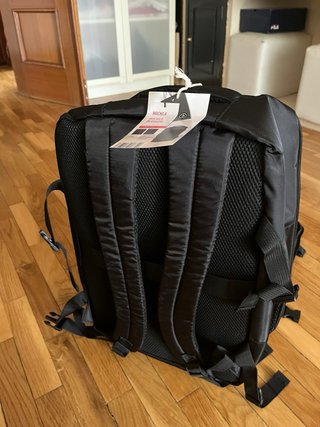 Mochila negra. Nueva, sin usado. Tendo 2 mochilas.