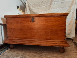 Arcon antiguo de madera