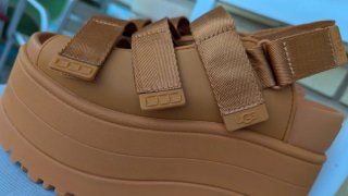 Sandalias UGG GoldenRise Plataforma Naranja T39