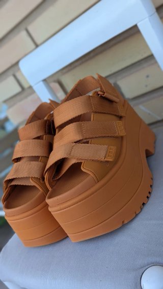 Sandalias UGG GoldenRise Plataforma Naranja T39