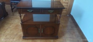 Mesa de TV madera con cajones y puertas