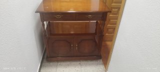 Mesa de TV madera con cajones y puertas