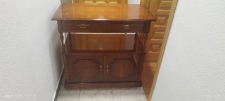 Mesa de TV madera con cajones y puertas