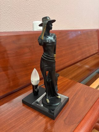Lámpara Decorativa Figura Hombre y Mujer Bombilla