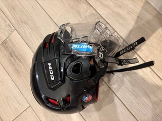 Casco CCM Patinaje con Visor