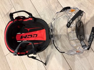 Casco CCM Patinaje con Visor