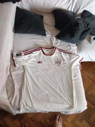 Camiseta España Adidas XL con parches oficiales