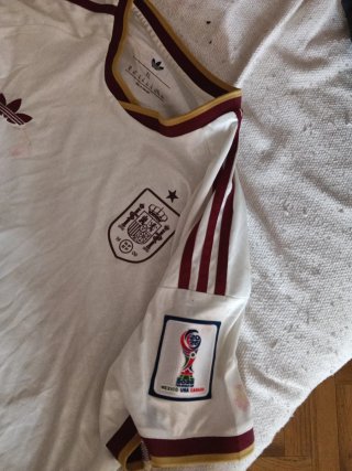 Camiseta España Adidas XL con parches oficiales