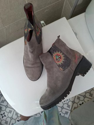 Botines Desigual ante gris talla 40