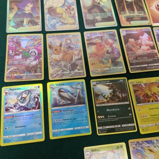 30 Cartas Pokémon Holográficas Full Art Entrenador
