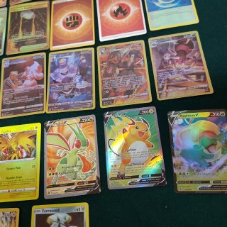 30 Cartas Pokémon Holográficas Full Art Entrenador